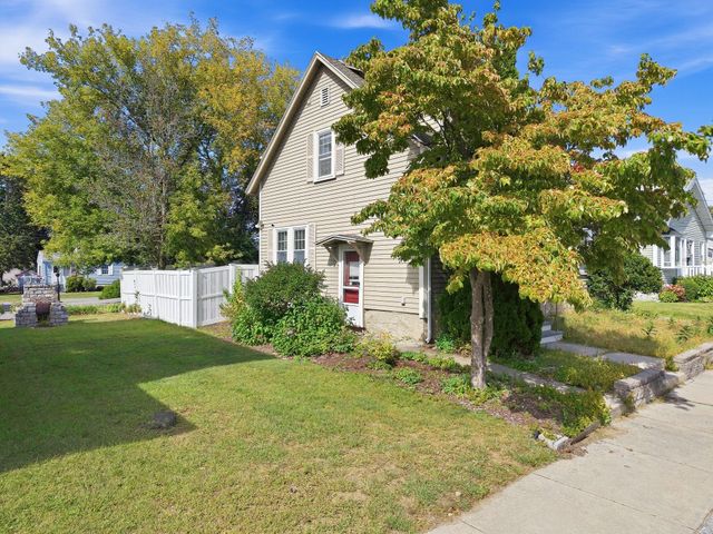125 Upham St, Lowell, MA 01851