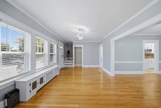125 Upham St, Lowell, MA 01851