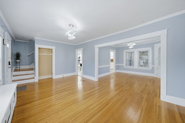 125 Upham St, Lowell, MA 01851