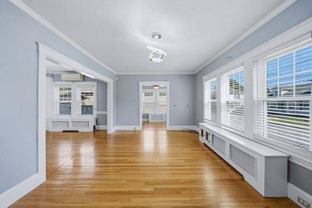 125 Upham St, Lowell, MA 01851