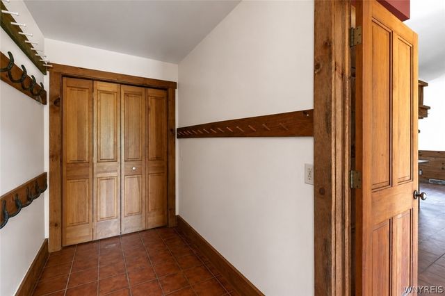 5111 Oakwood Drive, Pendleton, NY 14120