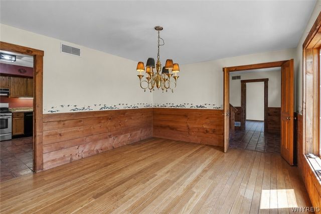 5111 Oakwood Drive, Pendleton, NY 14120