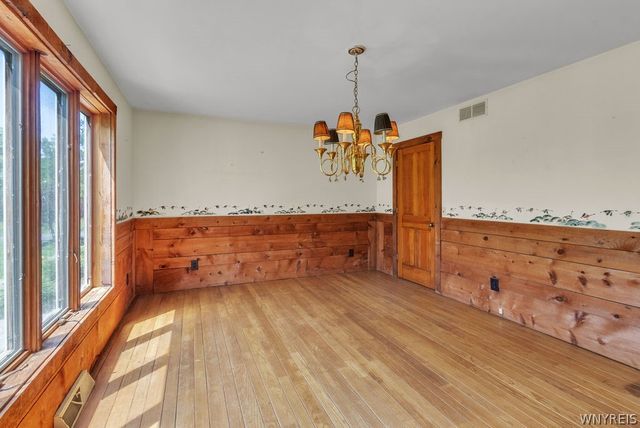 5111 Oakwood Drive, Pendleton, NY 14120