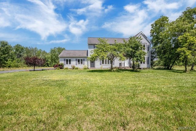 5111 Oakwood Drive, Pendleton, NY 14120