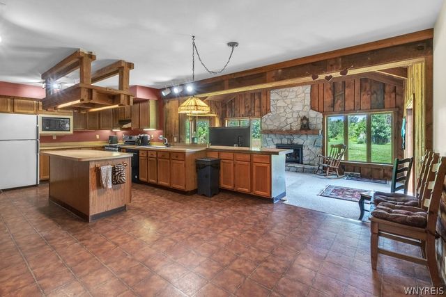 5111 Oakwood Drive, Pendleton, NY 14120
