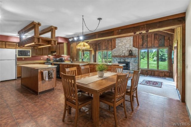 5111 Oakwood Drive, Pendleton, NY 14120