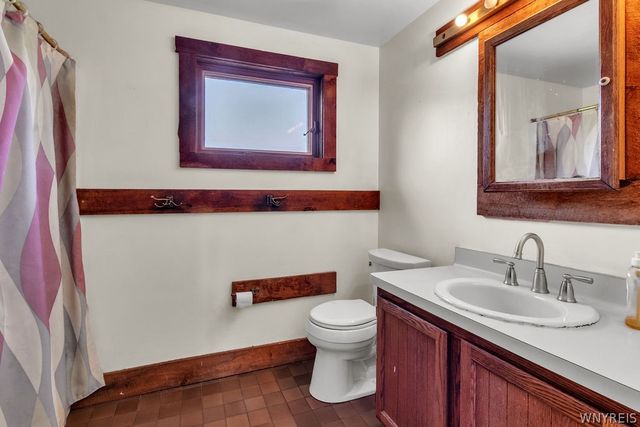 5111 Oakwood Drive, Pendleton, NY 14120