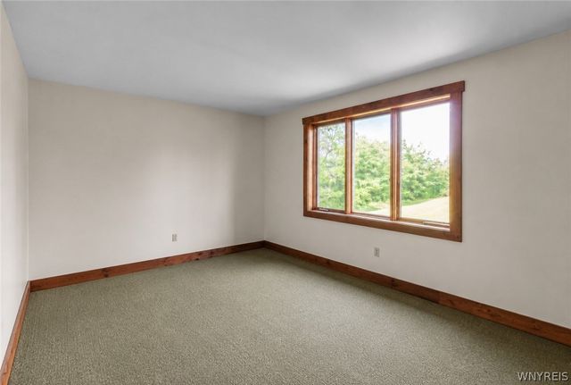 5111 Oakwood Drive, Pendleton, NY 14120