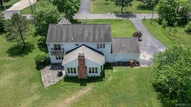 5111 Oakwood Drive, Pendleton, NY 14120