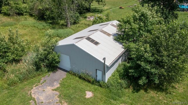 5111 Oakwood Drive, Pendleton, NY 14120