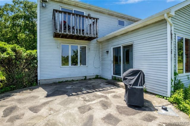 5111 Oakwood Drive, Pendleton, NY 14120