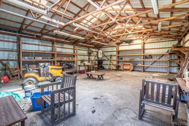5111 Oakwood Drive, Pendleton, NY 14120