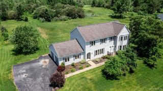 5111 Oakwood Drive, Pendleton, NY 14120