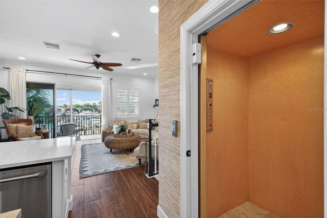 6115 ANCHORAGE WAY S, St Petersburg, FL 33712