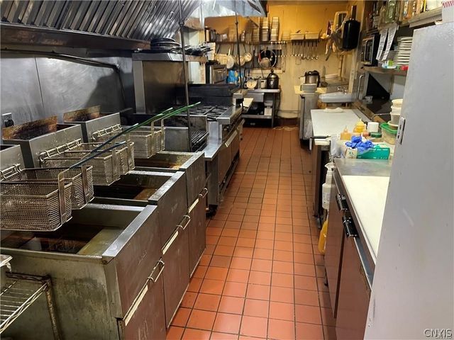 288 Genesee Street, Auburn, NY 13021