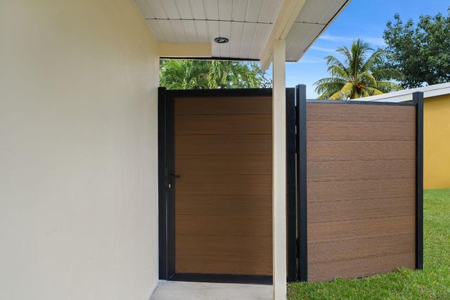 823 SW 27th Street, Fort Lauderdale, FL 33315