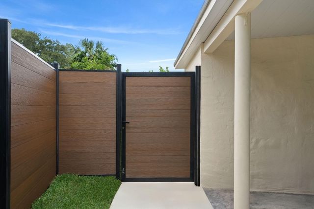 823 SW 27th Street, Fort Lauderdale, FL 33315