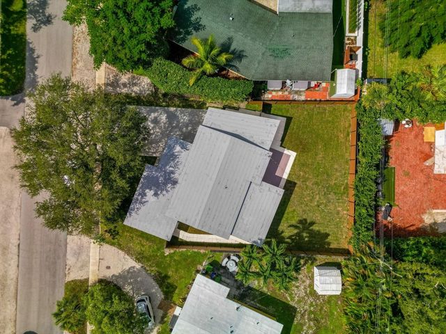 823 SW 27th Street, Fort Lauderdale, FL 33315