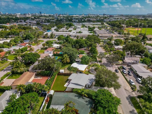 823 SW 27th Street, Fort Lauderdale, FL 33315