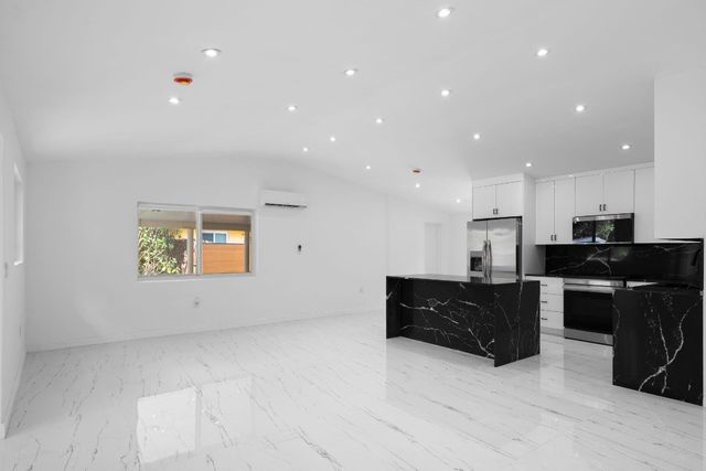 823 SW 27th Street, Fort Lauderdale, FL 33315