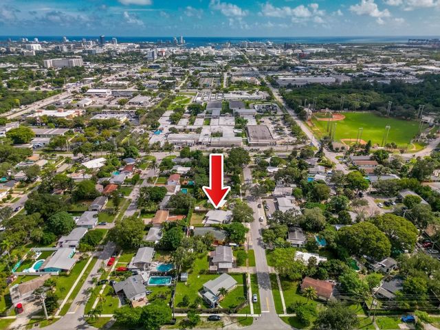 823 SW 27th Street, Fort Lauderdale, FL 33315