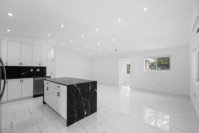 823 SW 27th Street, Fort Lauderdale, FL 33315