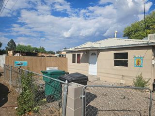 308 LA VEGA Drive SW, Albuquerque, NM 87105