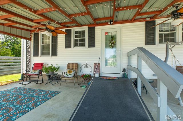 706 S Maple Street, Brighton, IL 62012