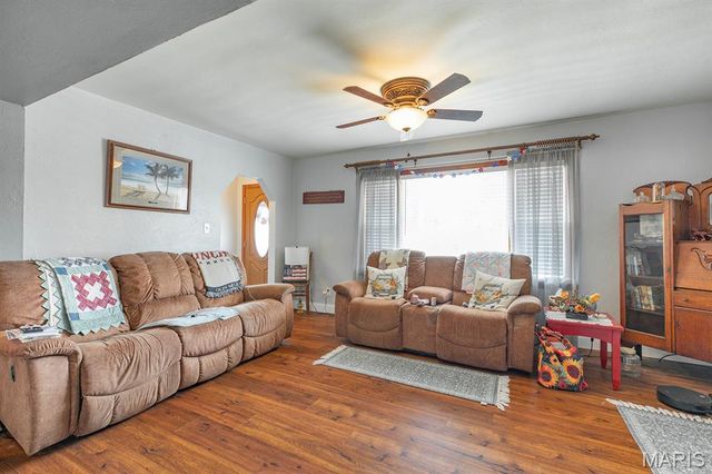 706 S Maple Street, Brighton, IL 62012
