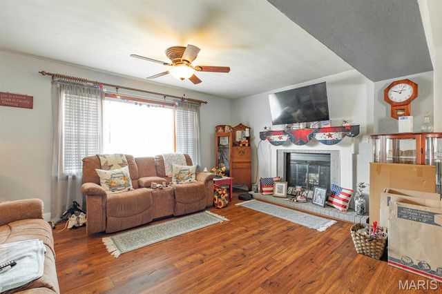 706 S Maple Street, Brighton, IL 62012