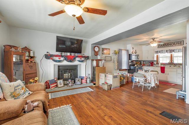 706 S Maple Street, Brighton, IL 62012