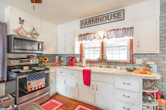 706 S Maple Street, Brighton, IL 62012