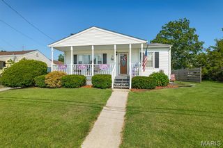 706 S Maple Street, Brighton, IL 62012