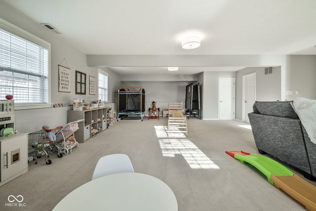 7153 N Chelmsford Drive, Mccordsville, IN 46055