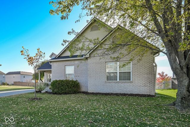 7153 N Chelmsford Drive, Mccordsville, IN 46055