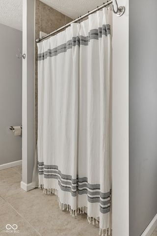 7153 N Chelmsford Drive, Mccordsville, IN 46055