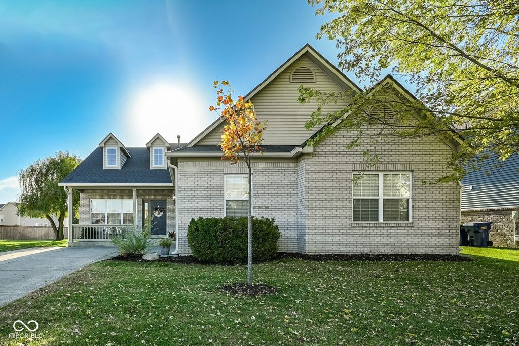 7153 N Chelmsford Drive, Mccordsville, IN 46055
