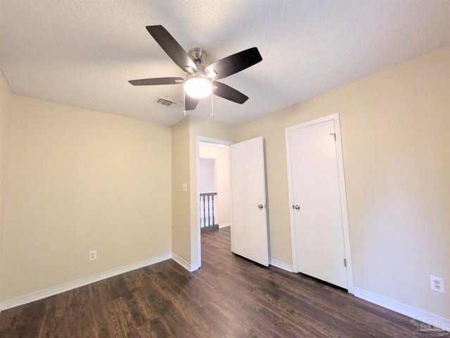 7690 Old Hickory Dr, Pensacola, FL 32507