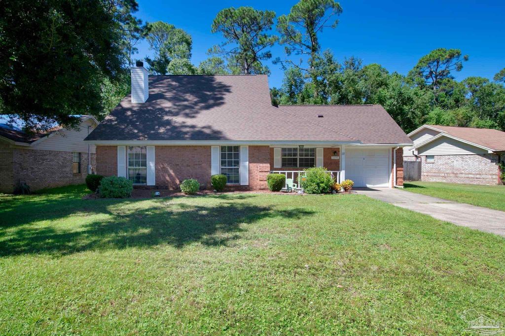 7690 Old Hickory Dr, Pensacola, FL 32507
