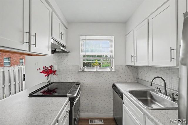 1223 Clarkson Court 1223, Ballwin, MO 63011
