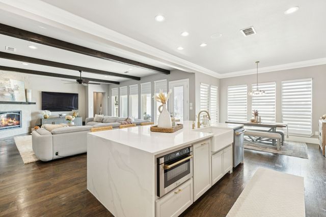 2025 Greenway Crossing Drive, Haslet, TX 76052