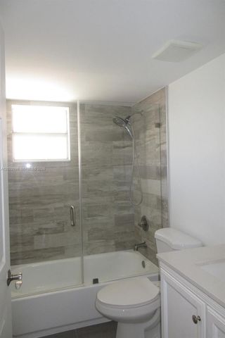 5461 W 24th Ave 67, Hialeah, FL 33016