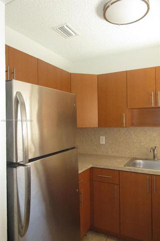 5461 W 24th Ave 67, Hialeah, FL 33016