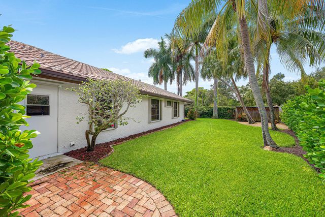 2570 NW 27th Street, Boca Raton, FL 33434