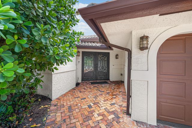 2570 NW 27th Street, Boca Raton, FL 33434
