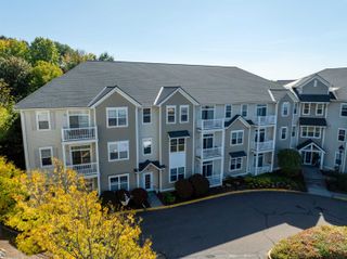 61 Pearl St Unit 11, Essex Junction, VT 05452