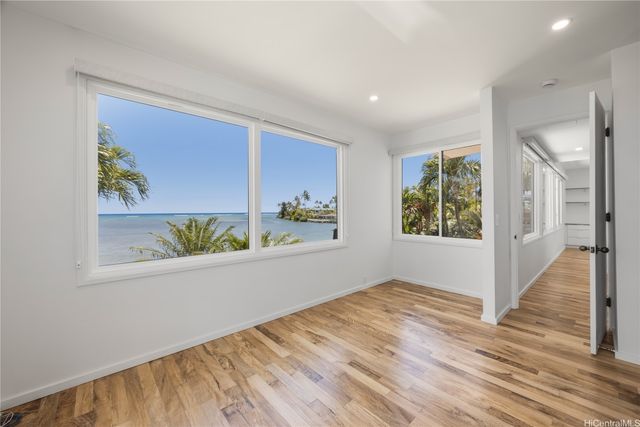 5811 Kalanianaole Highway, Honolulu, HI 96821