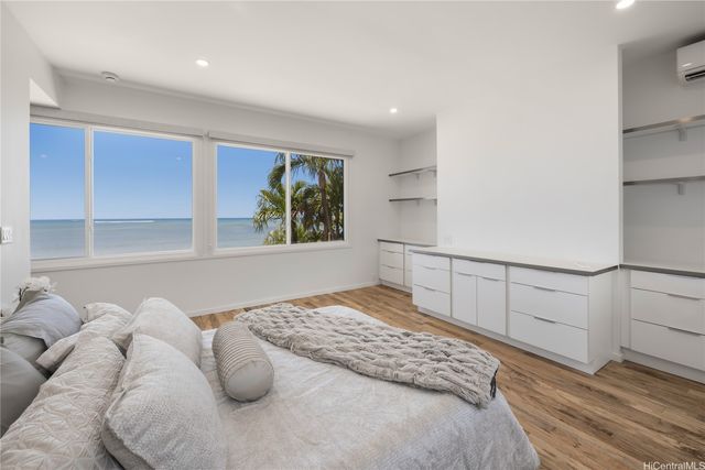 5811 Kalanianaole Highway, Honolulu, HI 96821