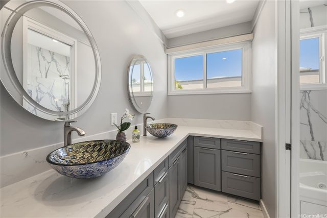5811 Kalanianaole Highway, Honolulu, HI 96821