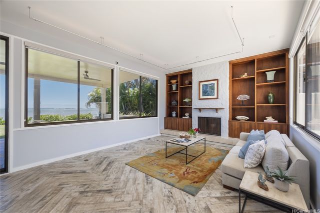 5811 Kalanianaole Highway, Honolulu, HI 96821